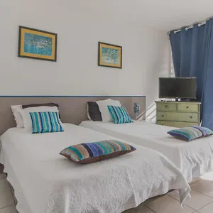 Un Pied-à-terre Face à La Marina Le Marin